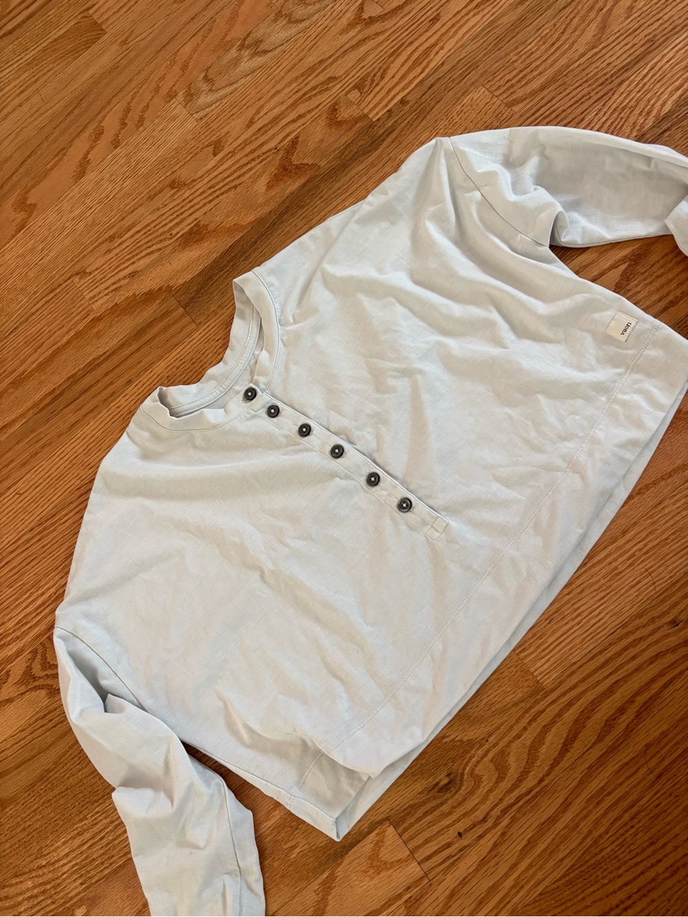 Vuori Cropped Long-Sleeve Henley Top - Light Blue
